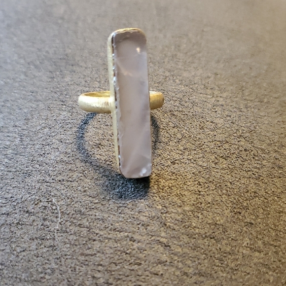 Peach Moonstone Ring Brushed Gold-Toned Bezel Raw Crystal Statement Ring Size 6 - Picture 2 of 4